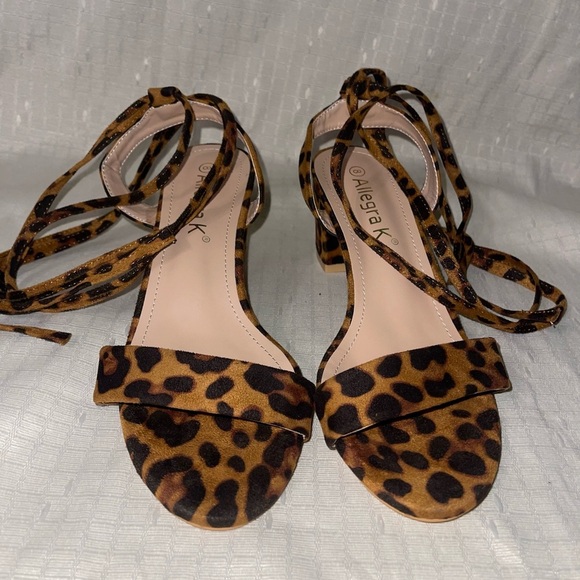 NWOT Leopard Print Strappy Block Heel Sandals - Picture 4 of 12